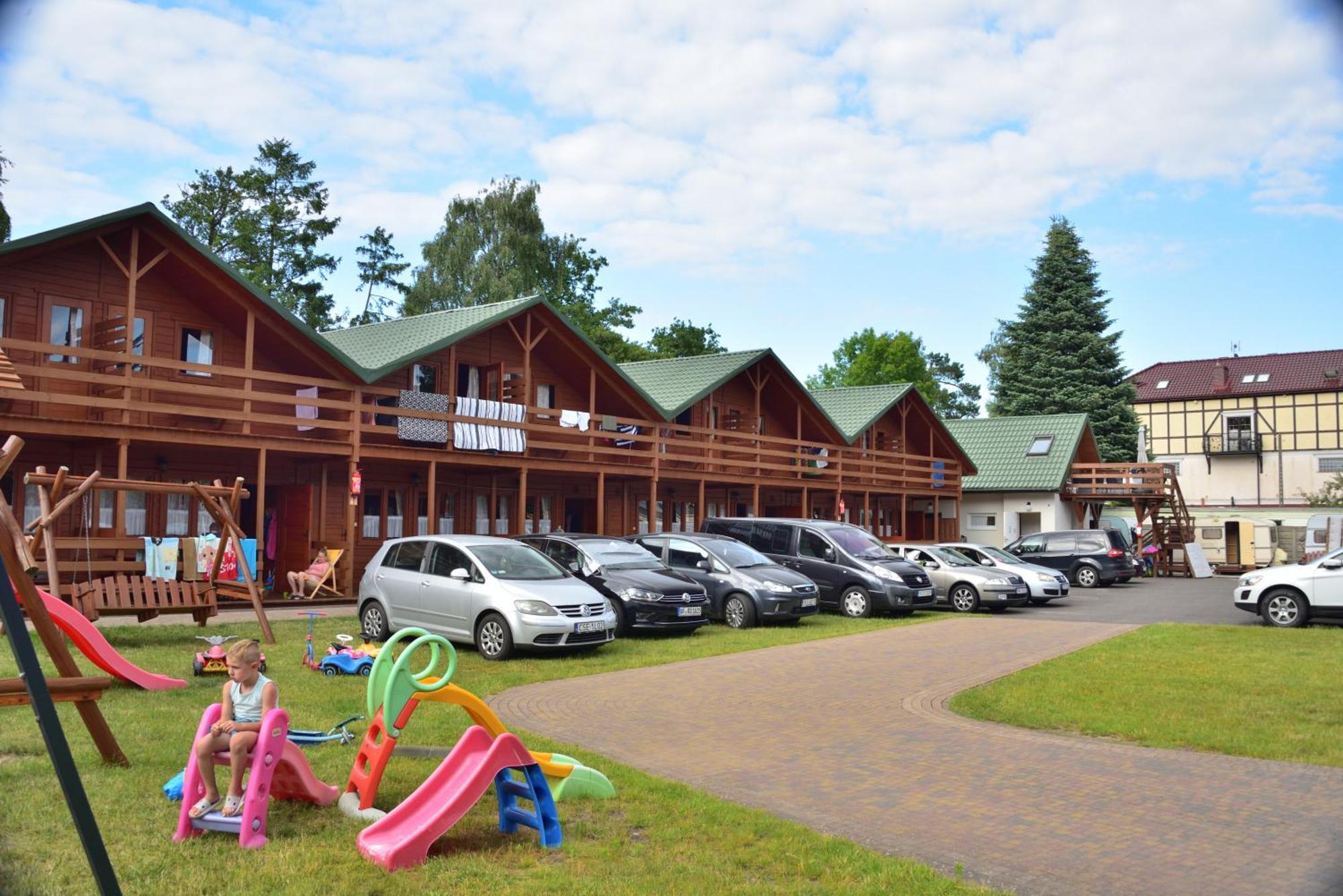 Mlodziezowy Domek Dla Grup Eldorado Mielno Centrum, 200M Od Morza Eksteriør billede